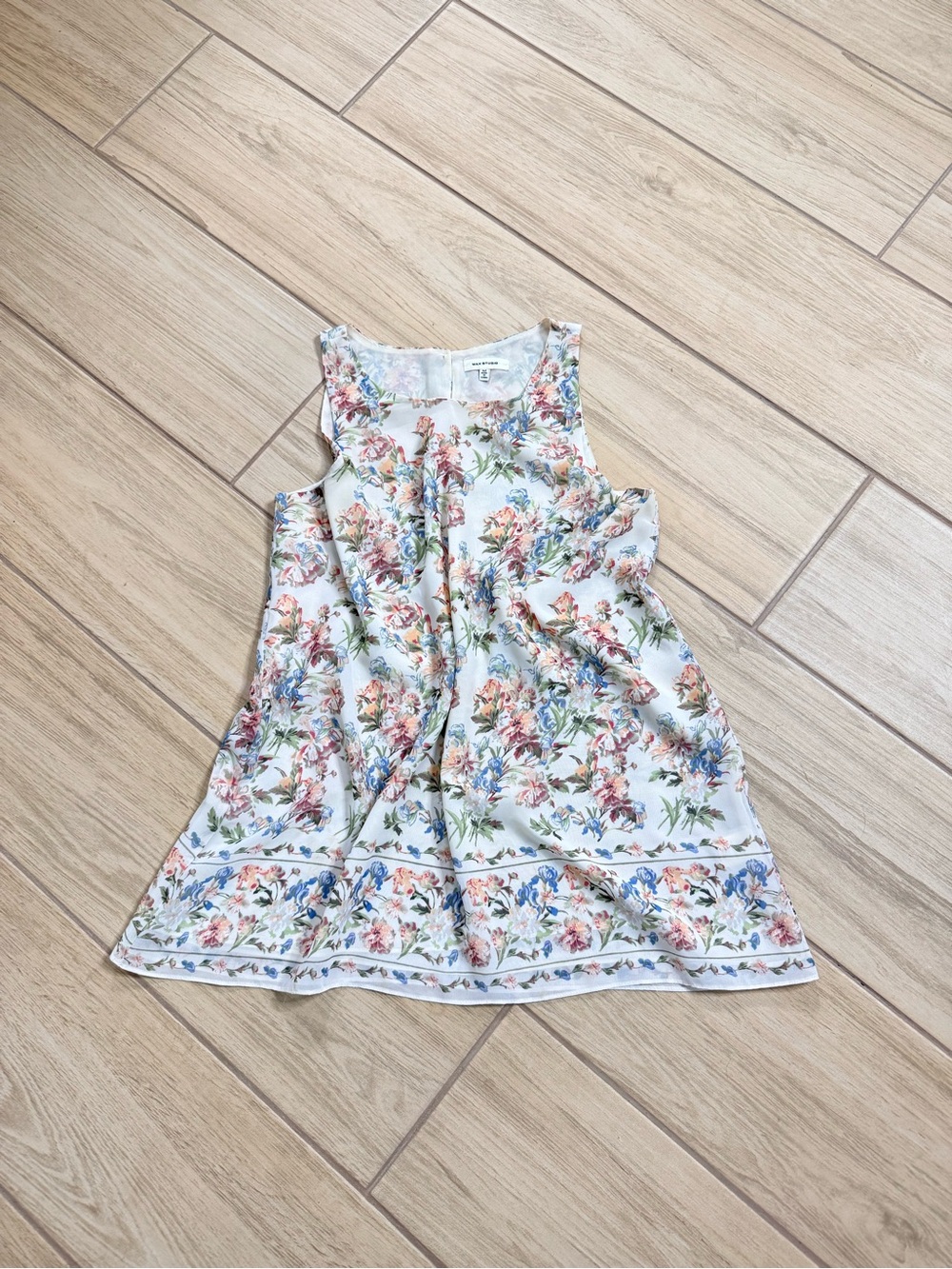 Max Studio Floral Sleeveless Blouse Medium Ivory Blue Boho Pleated Top EUC